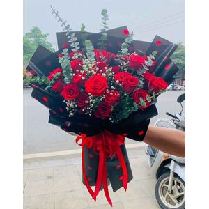 two dozen red roses to vietnam